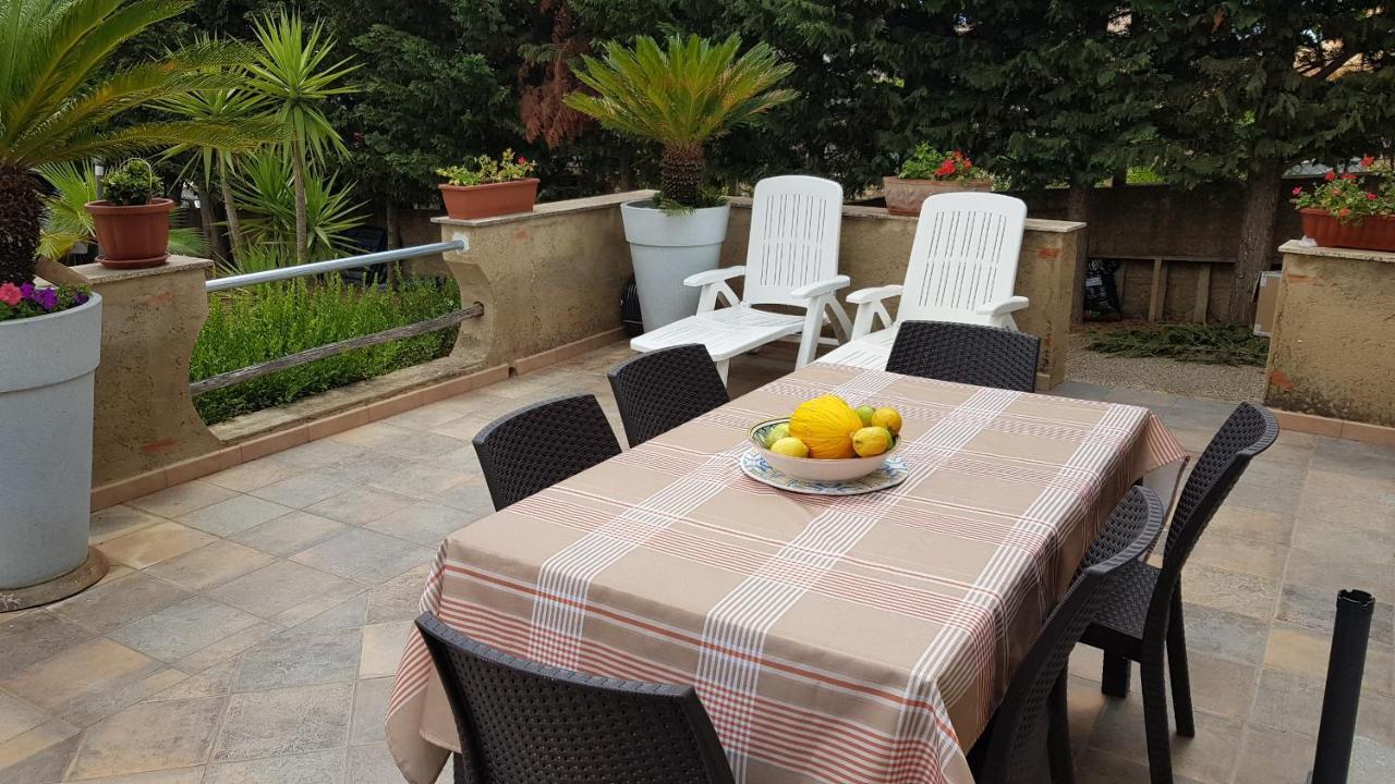 Casa Vacanze Rosa Camastra Exterior foto